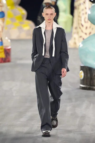 Look 2